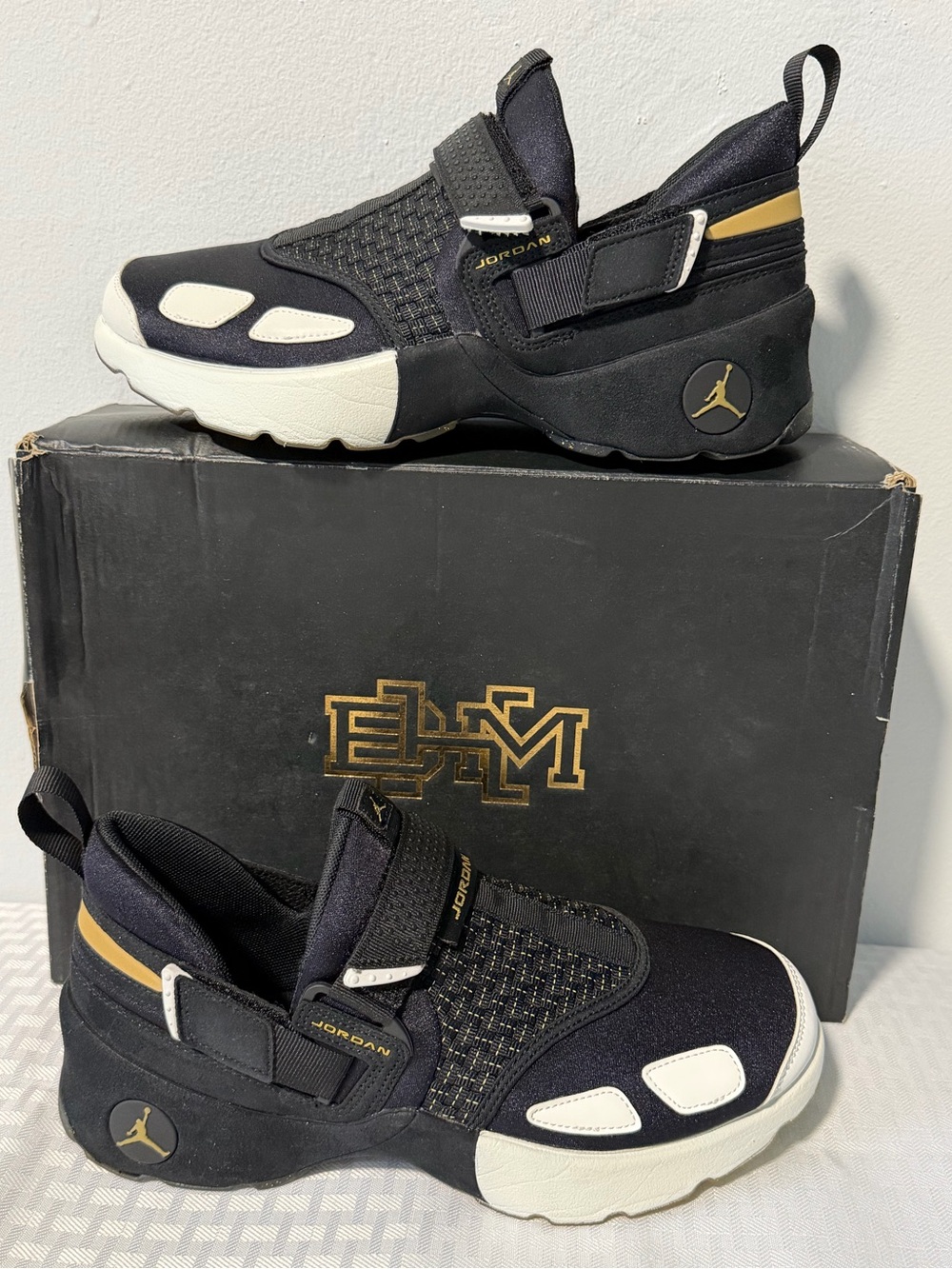 Size 8  - 2017 Nike Air Jordan Trunner LX BHM Black History Month 909408-032
